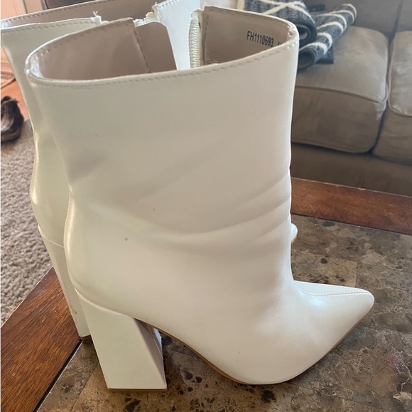 White western style boots - Picture 1 of 6